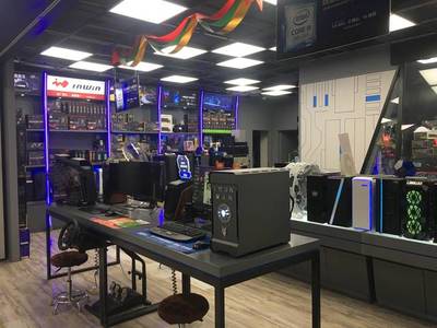 电脑实体店经营困境的成因分析